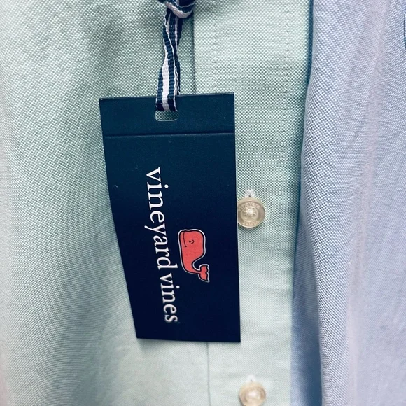 Vineyard Vines Slim Fit Tucker shirt, NEW WITH TAGS